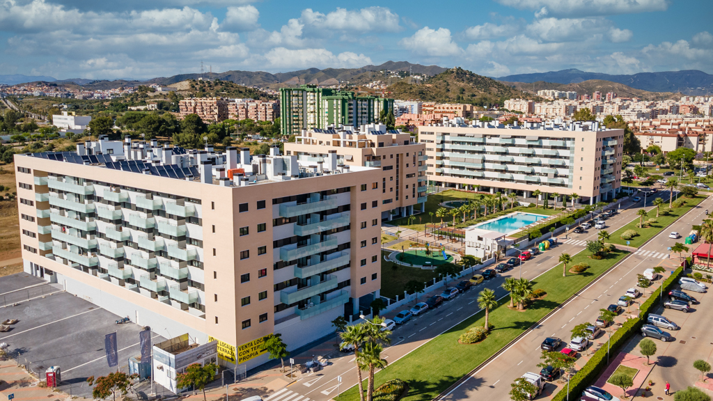 Fachada de Paraninfo Residencial en Teatinos, Málaga